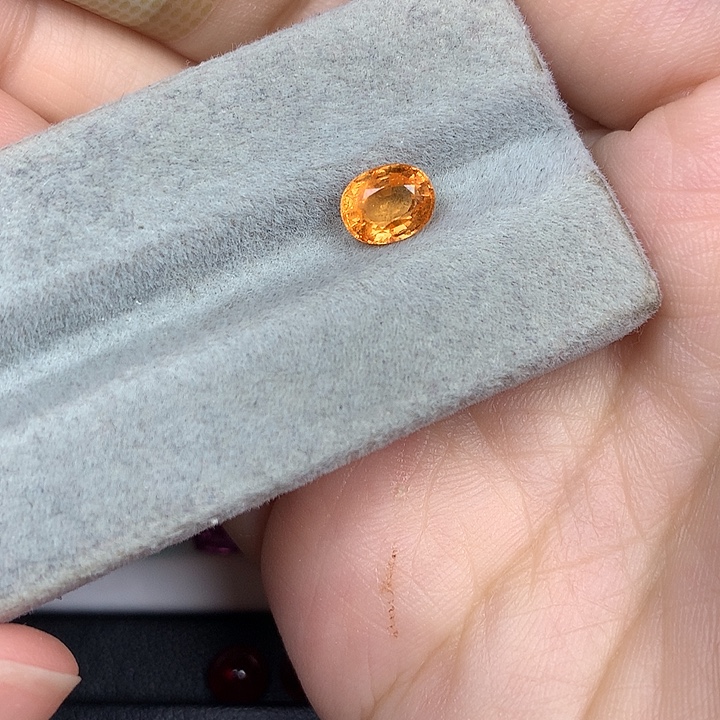 未镶嵌裸石石榴石1.49ct芬达石