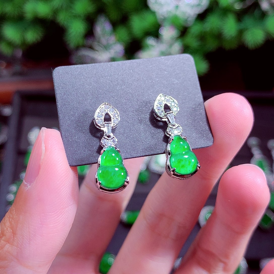 颈饰未镶嵌翡翠天然