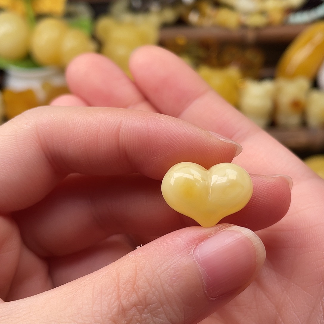 一***~琥珀未镶嵌珠宝奇石