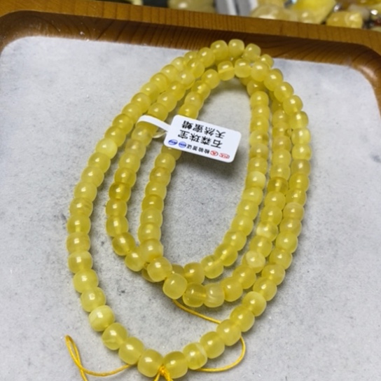 蜜蜡裸石未镶嵌串