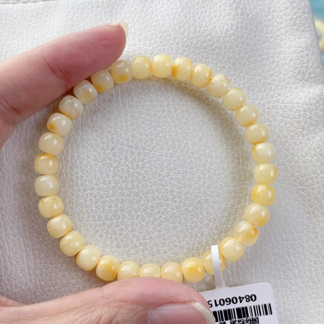 蜜蜡裸石未镶嵌蜜蜡087