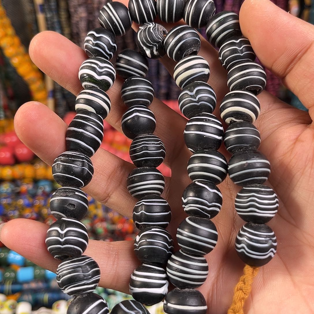 琉璃非金属黑色白花纹