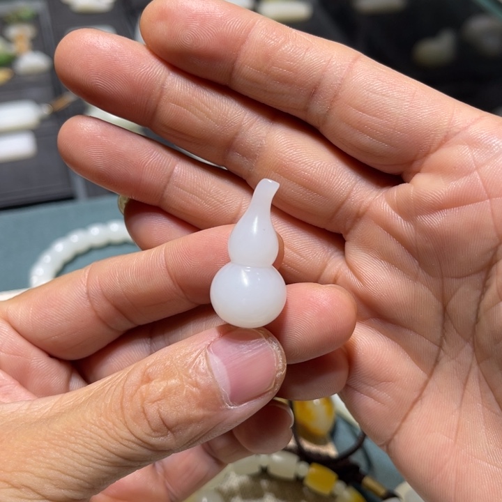 和田玉手串未镶嵌