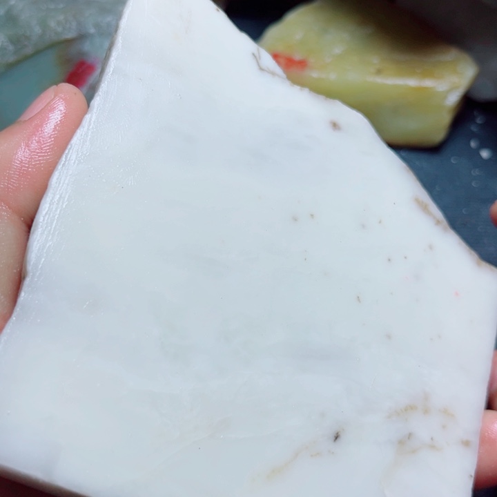 和田玉（糖玉）未镶嵌珠宝奇石