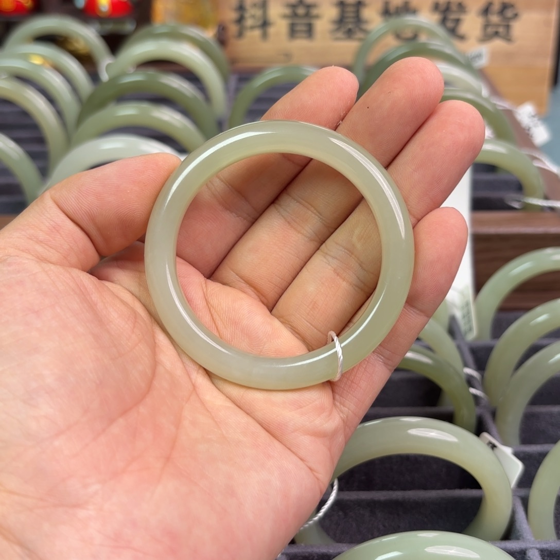 未镶嵌手镯和田玉7
