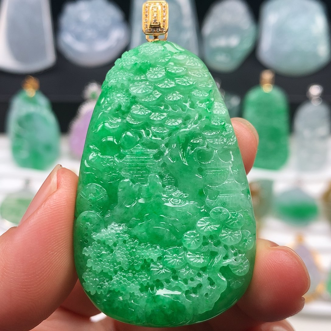 翡翠颈饰未镶嵌冰绿
