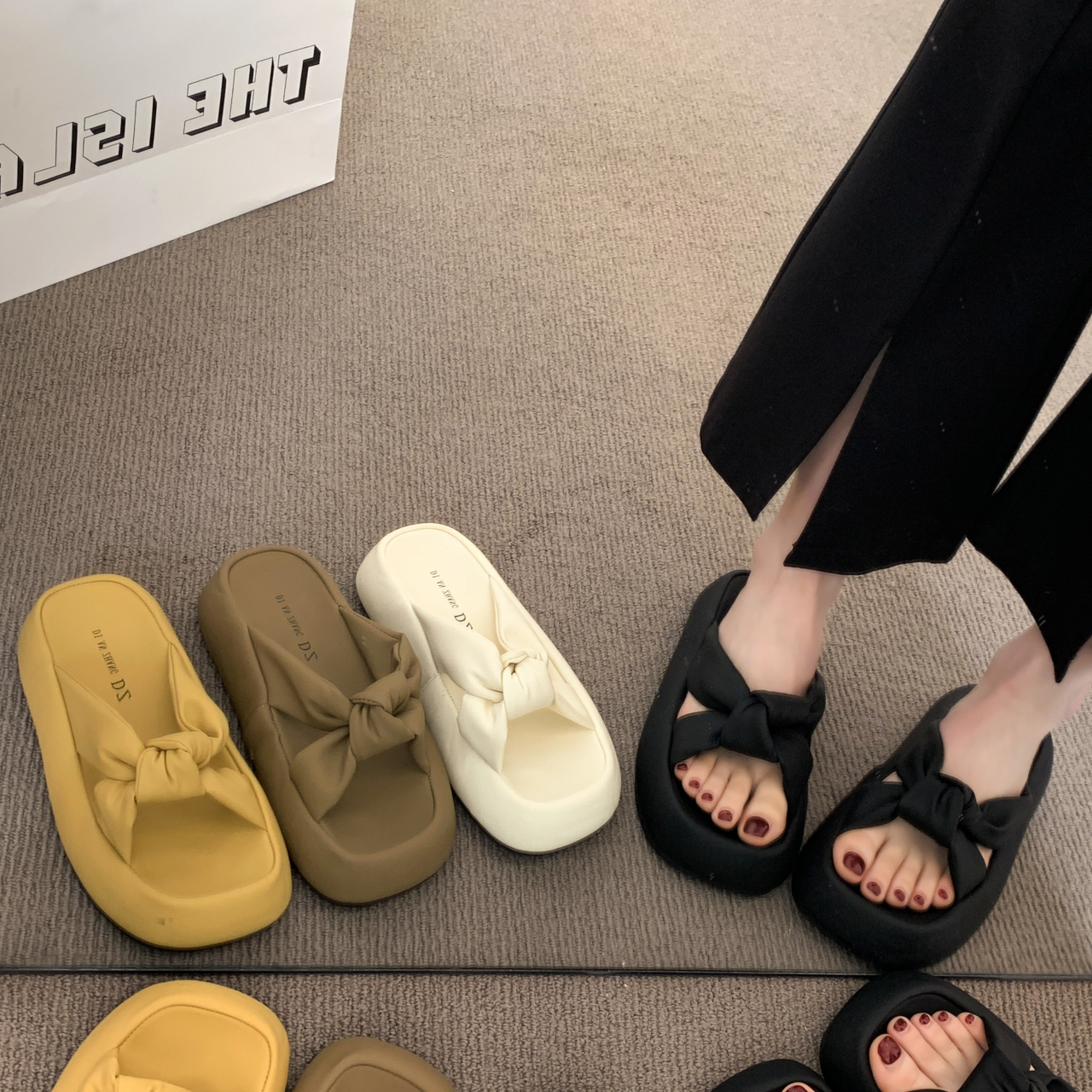 宝恒花凉拖鞋女夏季外穿2025新款厚底沙滩凉鞋网红配裙子一字拖