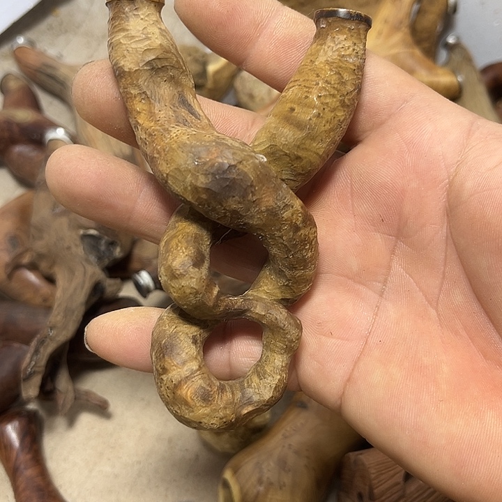 木***叉木雕艺术家的作品在国内外享有很好