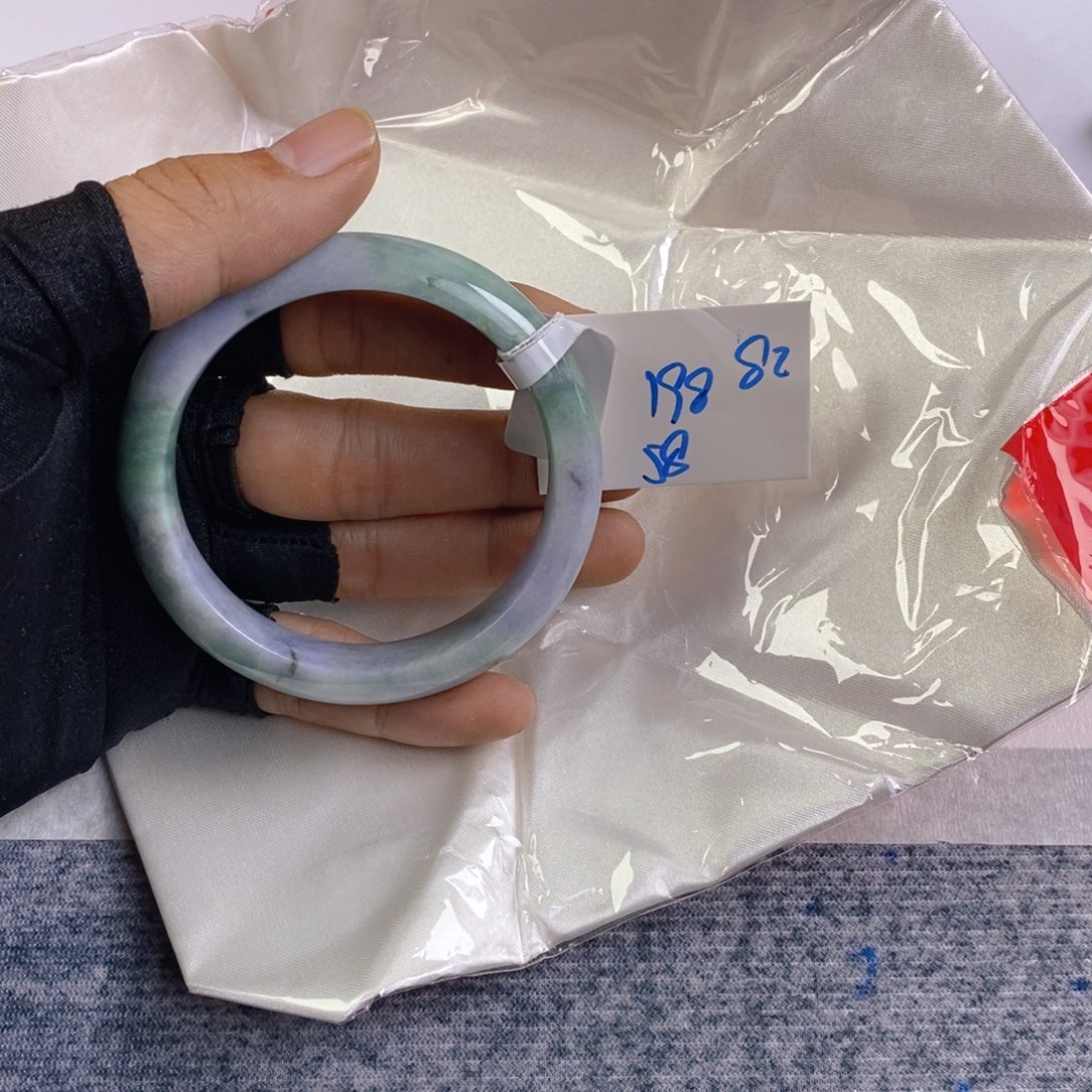 未镶嵌手镯翡翠82