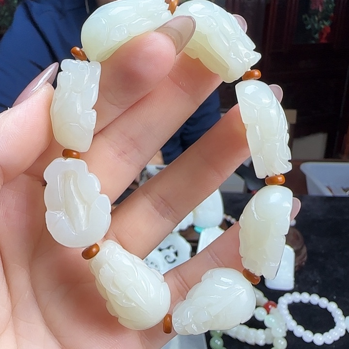 和田玉未镶嵌颈饰定制发货