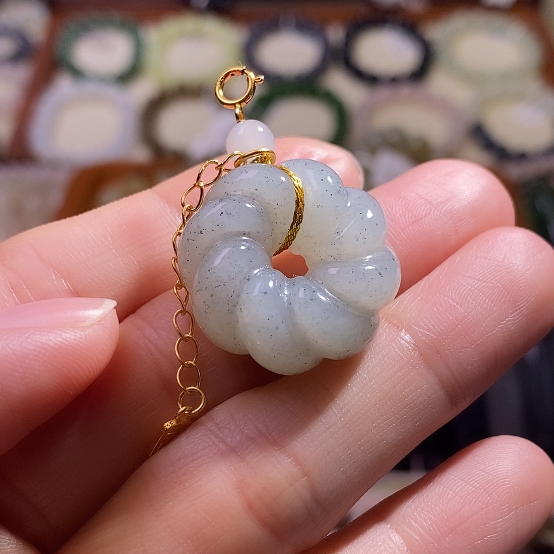 颈饰未镶嵌和田玉青花扣子吊坠