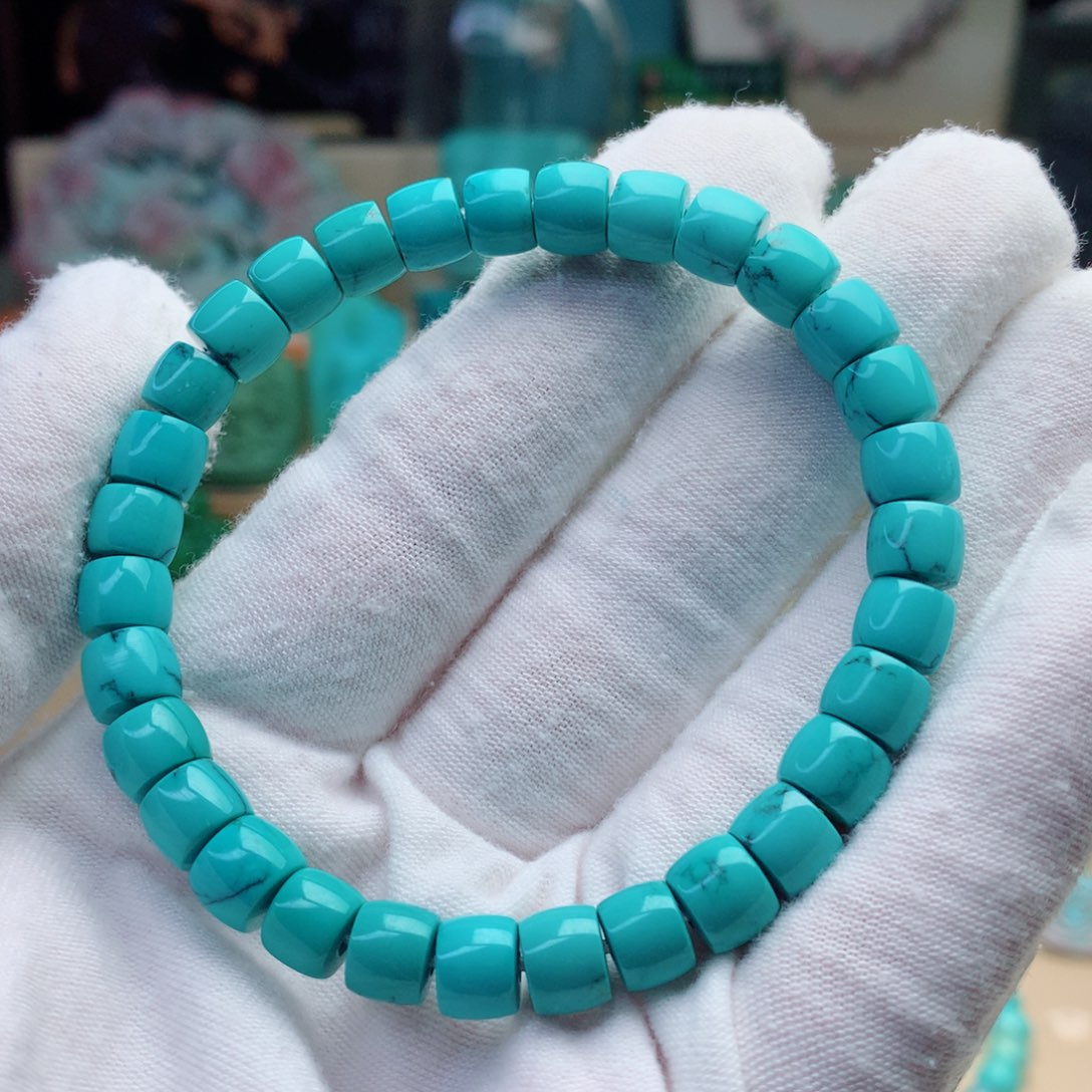 绿松石颈饰未镶嵌