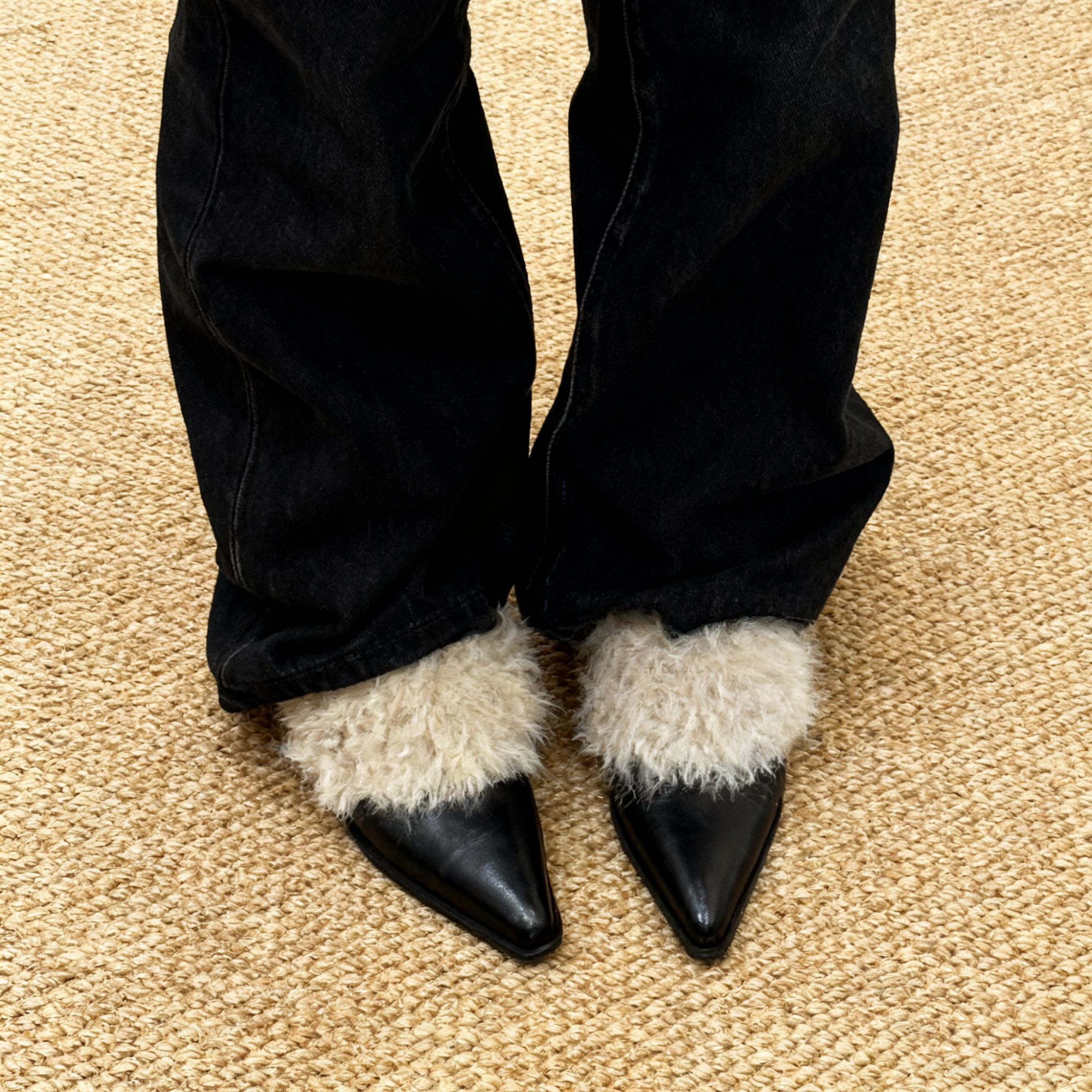 新款尖头气质复古时尚百搭韩系粗跟毛毛鞋时装鞋