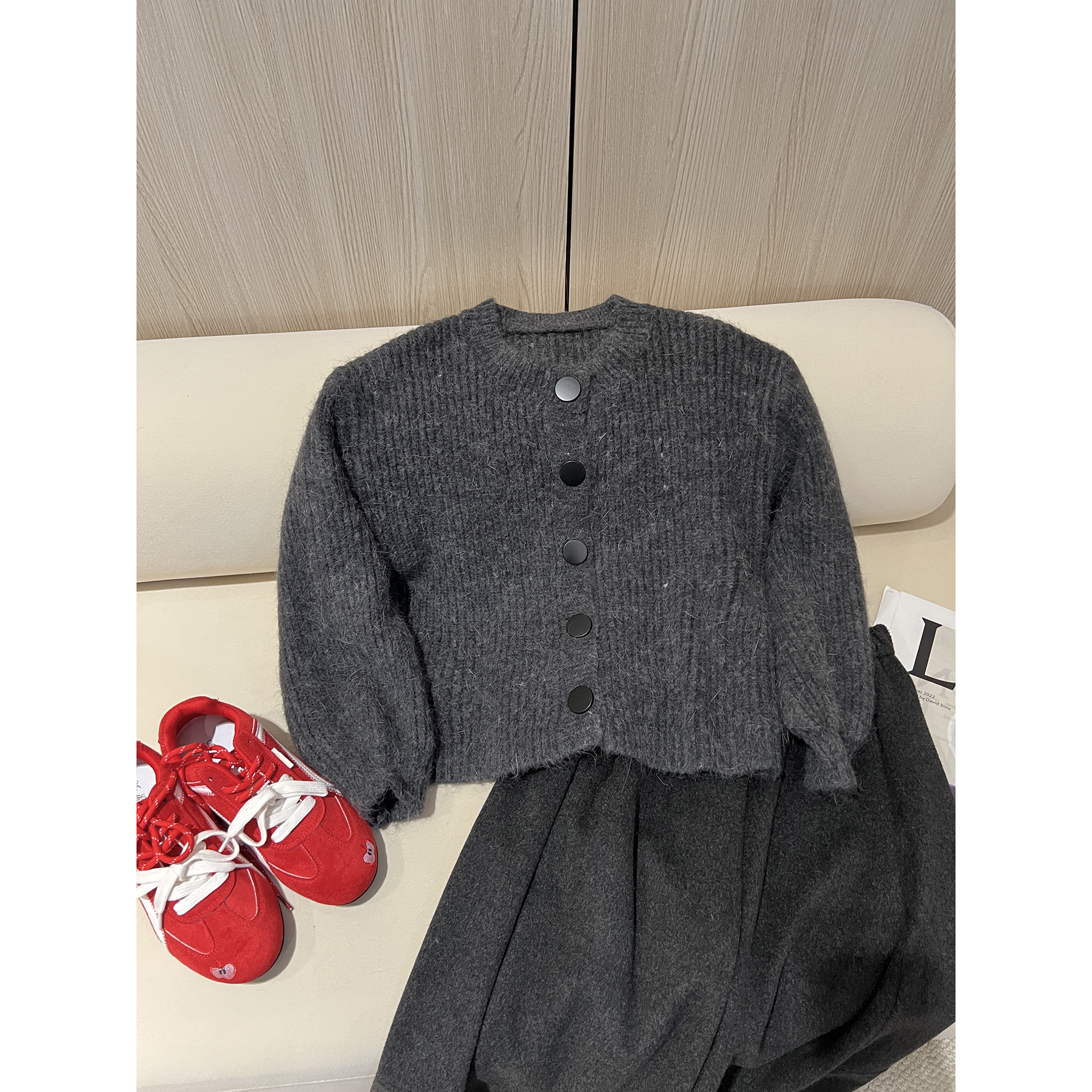 长毛绒 深灰色短款毛衣开衫WJ4223