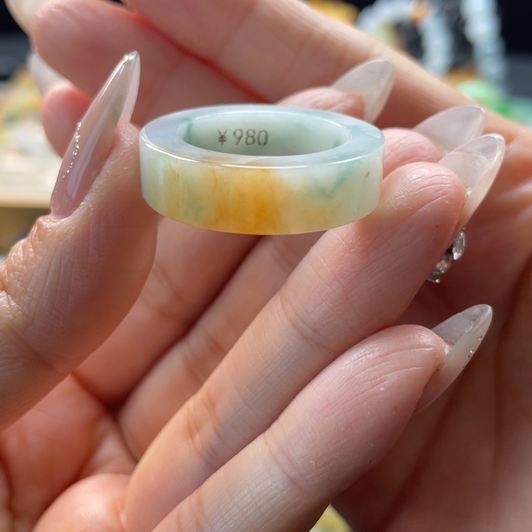 定制翡翠未镶嵌戒指