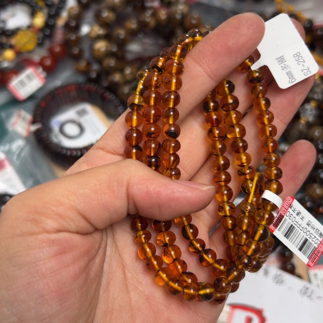 未镶嵌琥珀珠宝奇石500