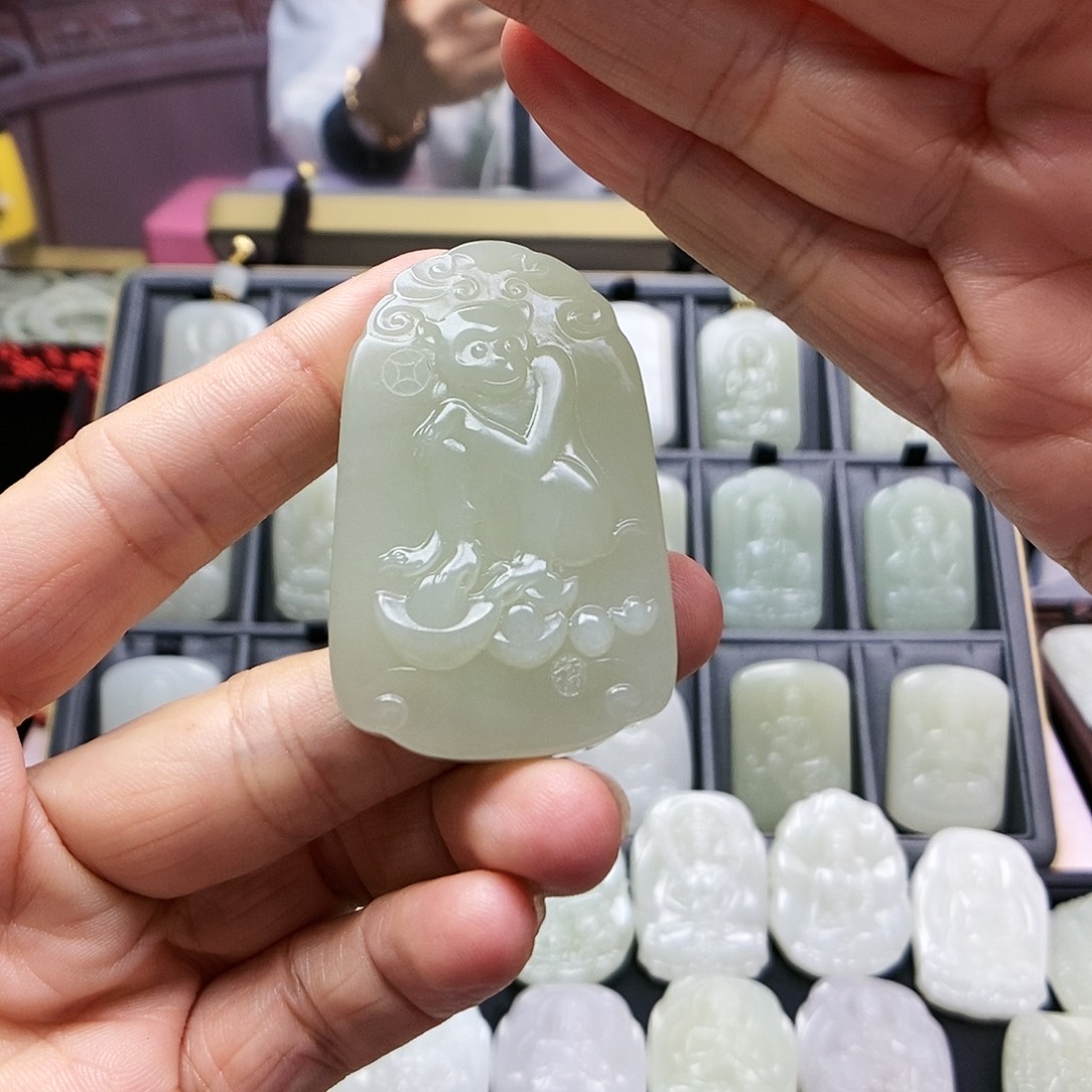 和田玉颈饰未镶嵌L**E