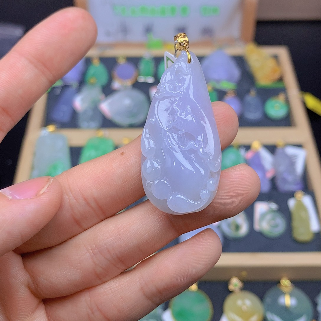 翡翠颈饰18K金镶嵌翡翠