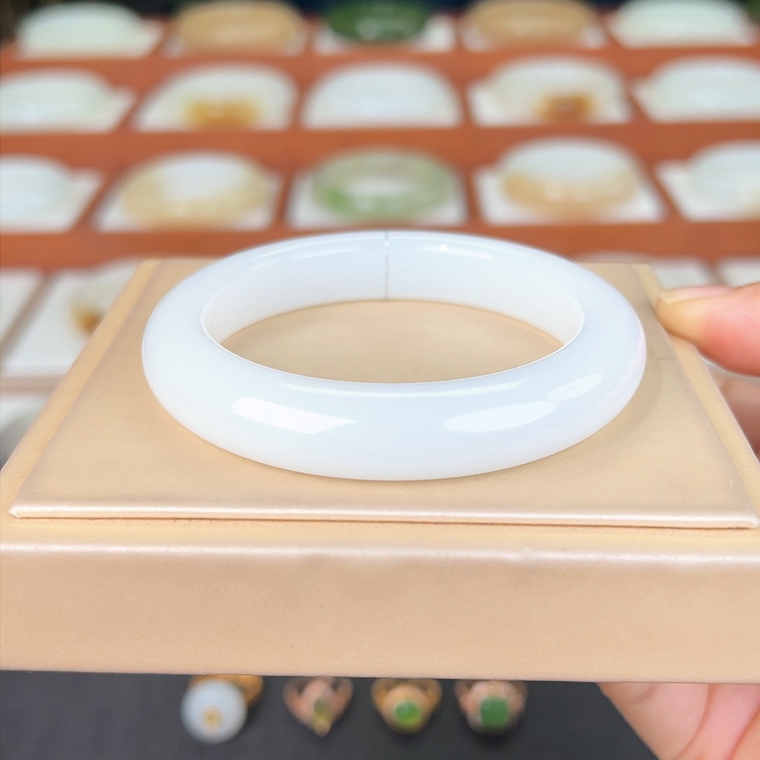 和田玉手镯未镶嵌和田玉白玉手串