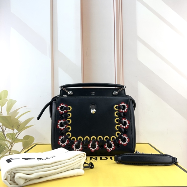 95新/芬迪/市场价18000/包包/250224RN0009