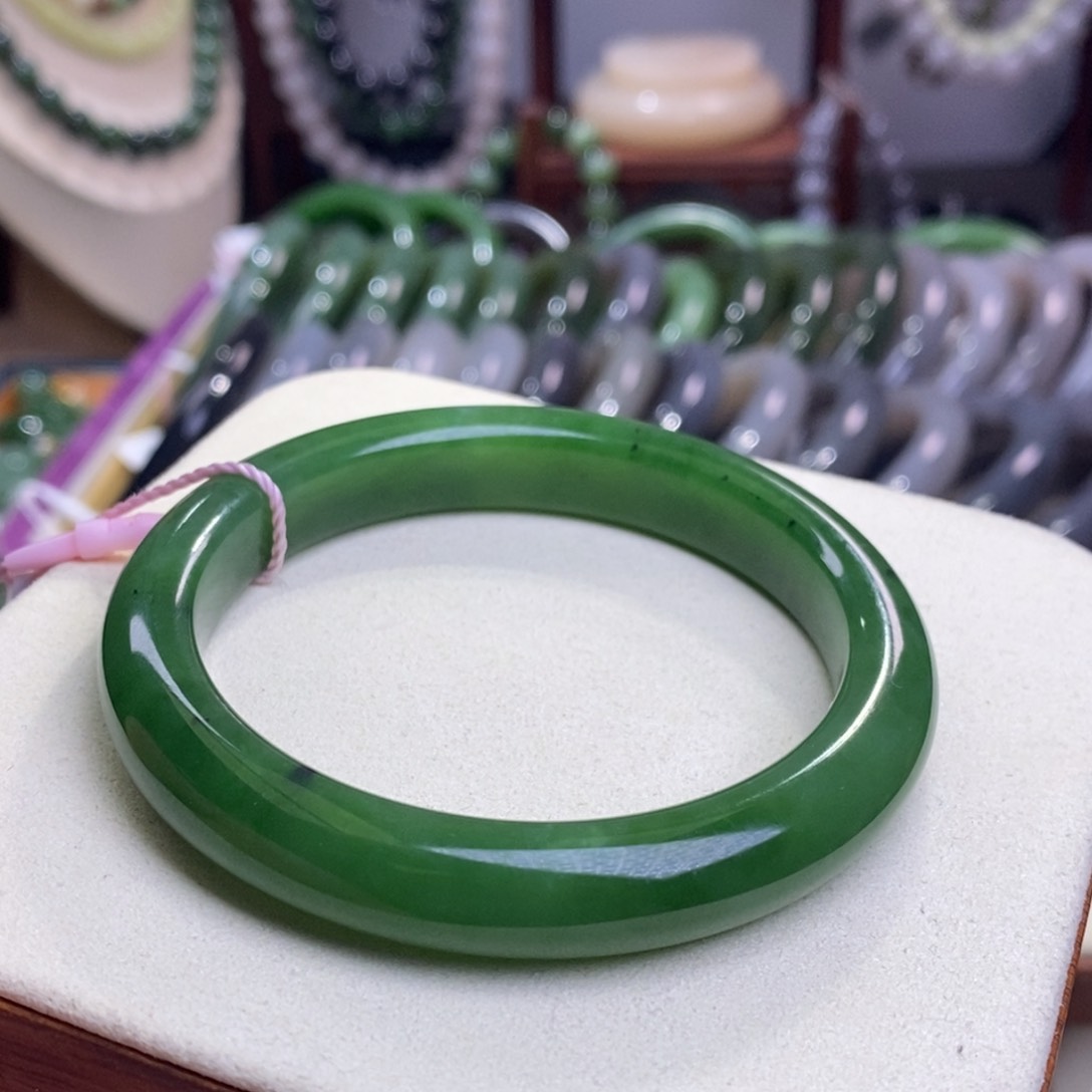 和田玉毕业级碧玉俄料阳绿高冰老矿料手镯56.8未镶嵌晚*…