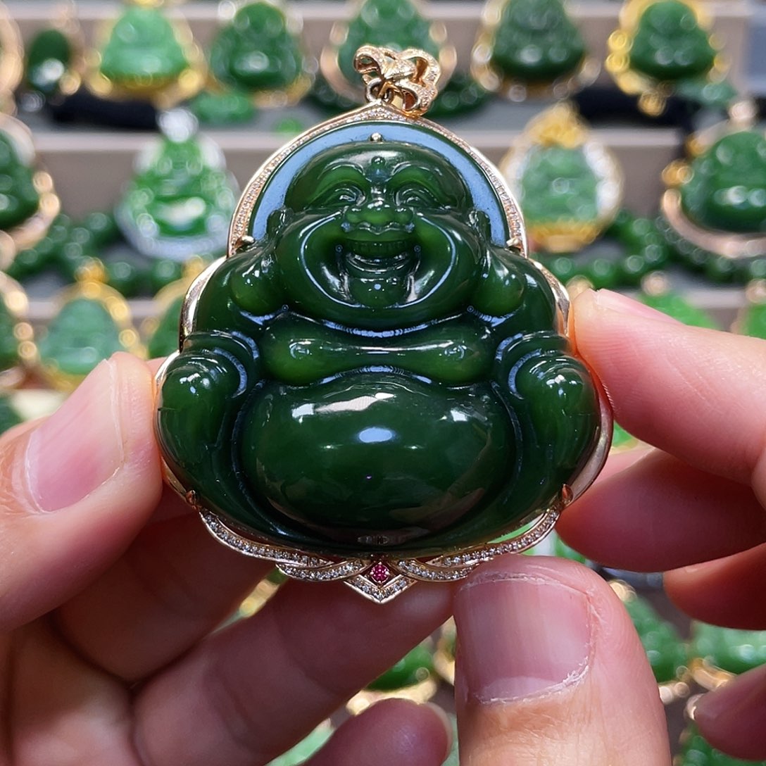 和田玉（碧玉）颈饰18K金镶嵌佛公47mm