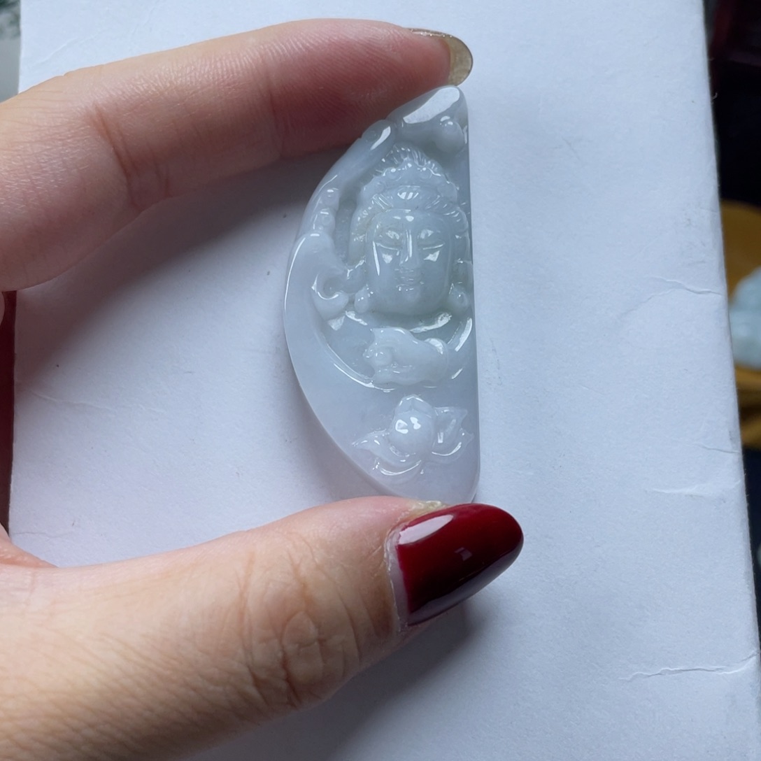 翡翠颈饰未镶嵌观音