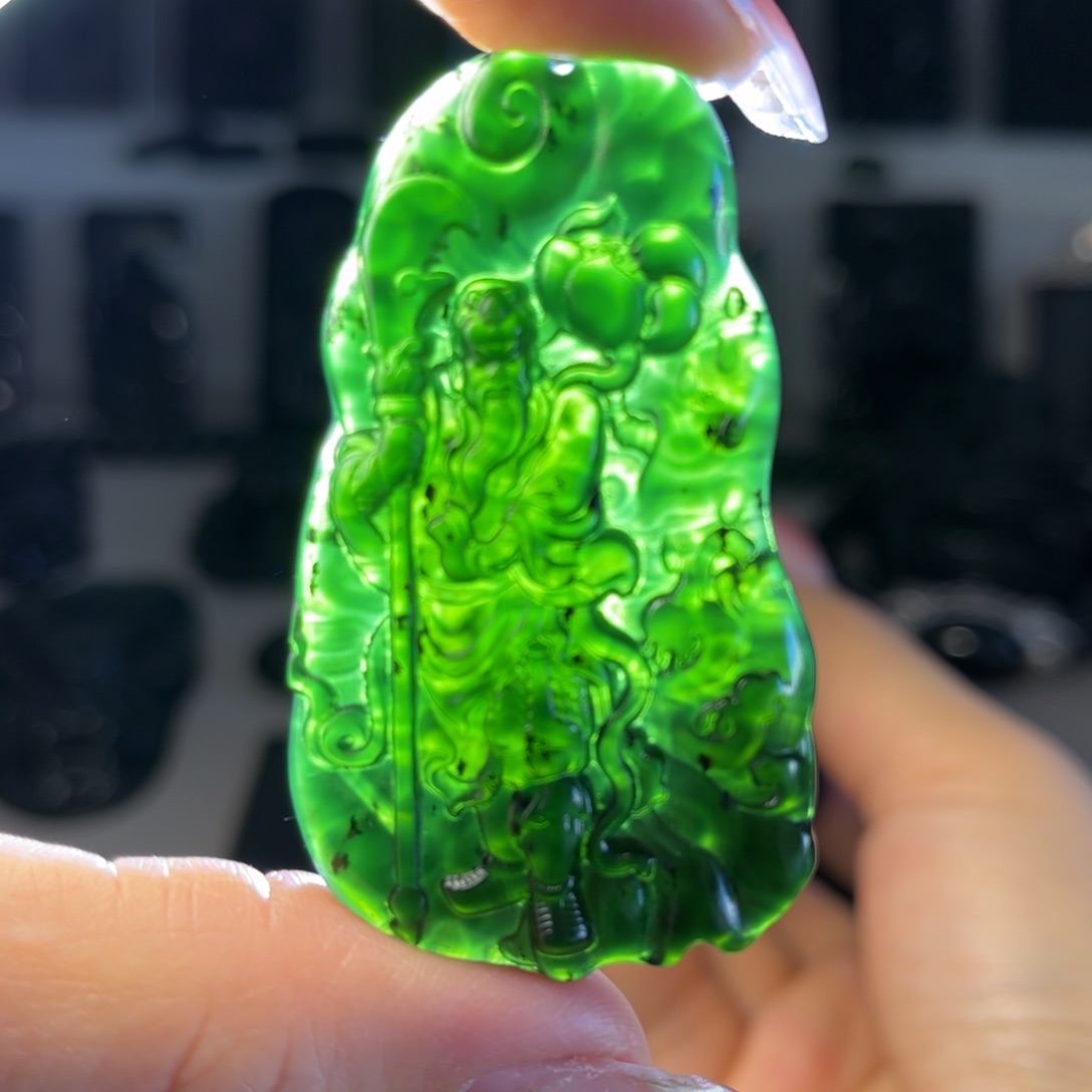 蛇纹石玉颈饰合金