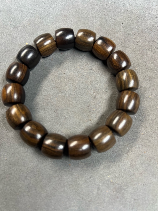 B189沉木桶珠手串