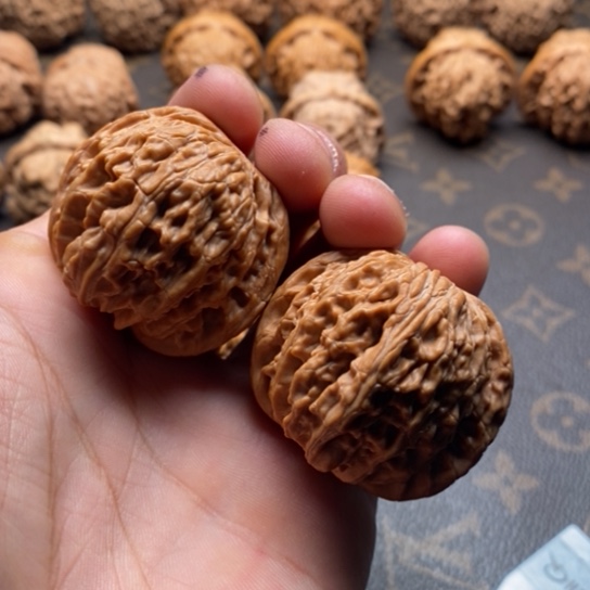 文玩核桃把件磨盘