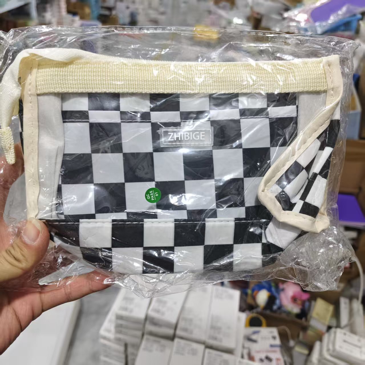 执笔阁-黑白方格 PVC 多夹层笔袋