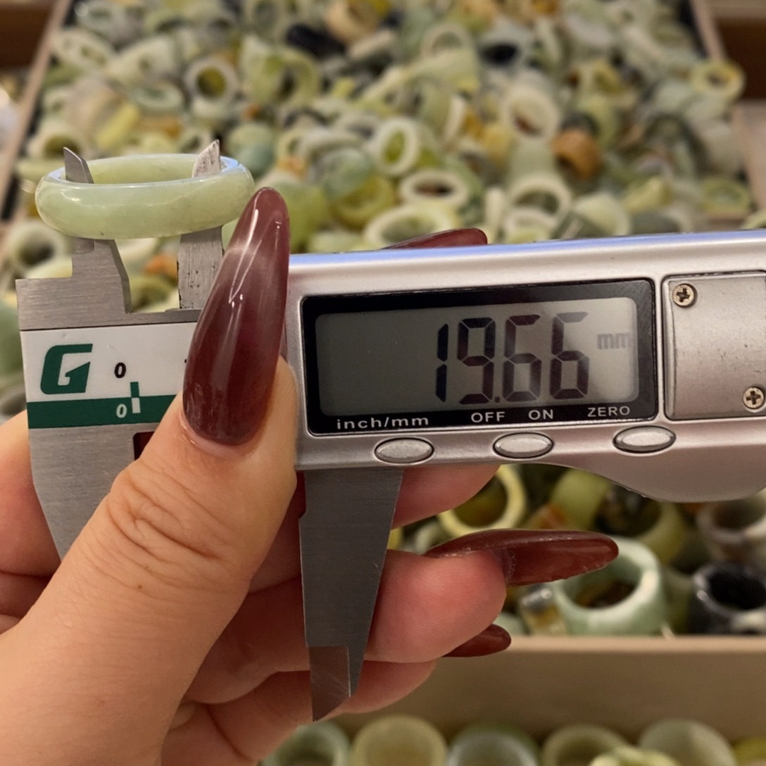 蛇纹石玉未镶嵌戒指