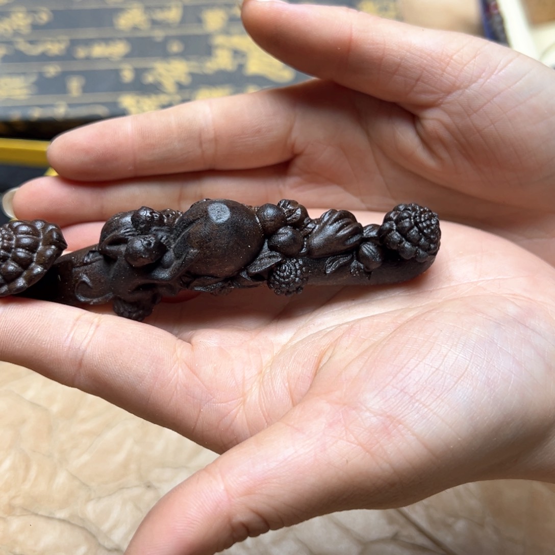 大叶紫檀（黑酸枝木类）