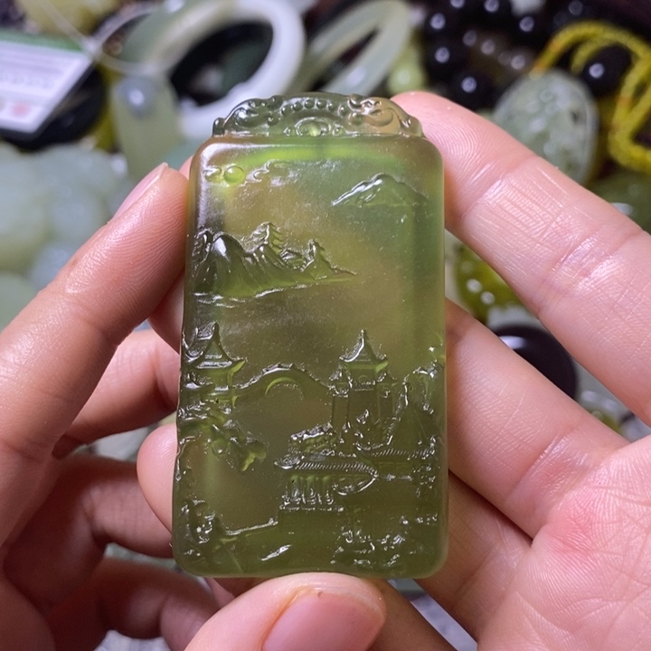 岫玉岫玉颈饰未镶嵌