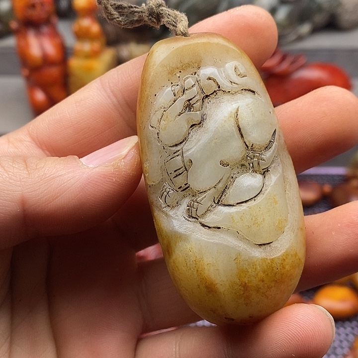 未镶嵌蛇纹石玉颈饰