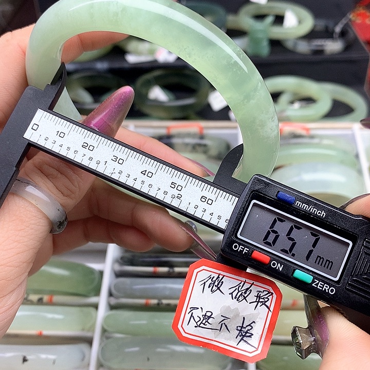 蛇纹石玉手镯未镶嵌926