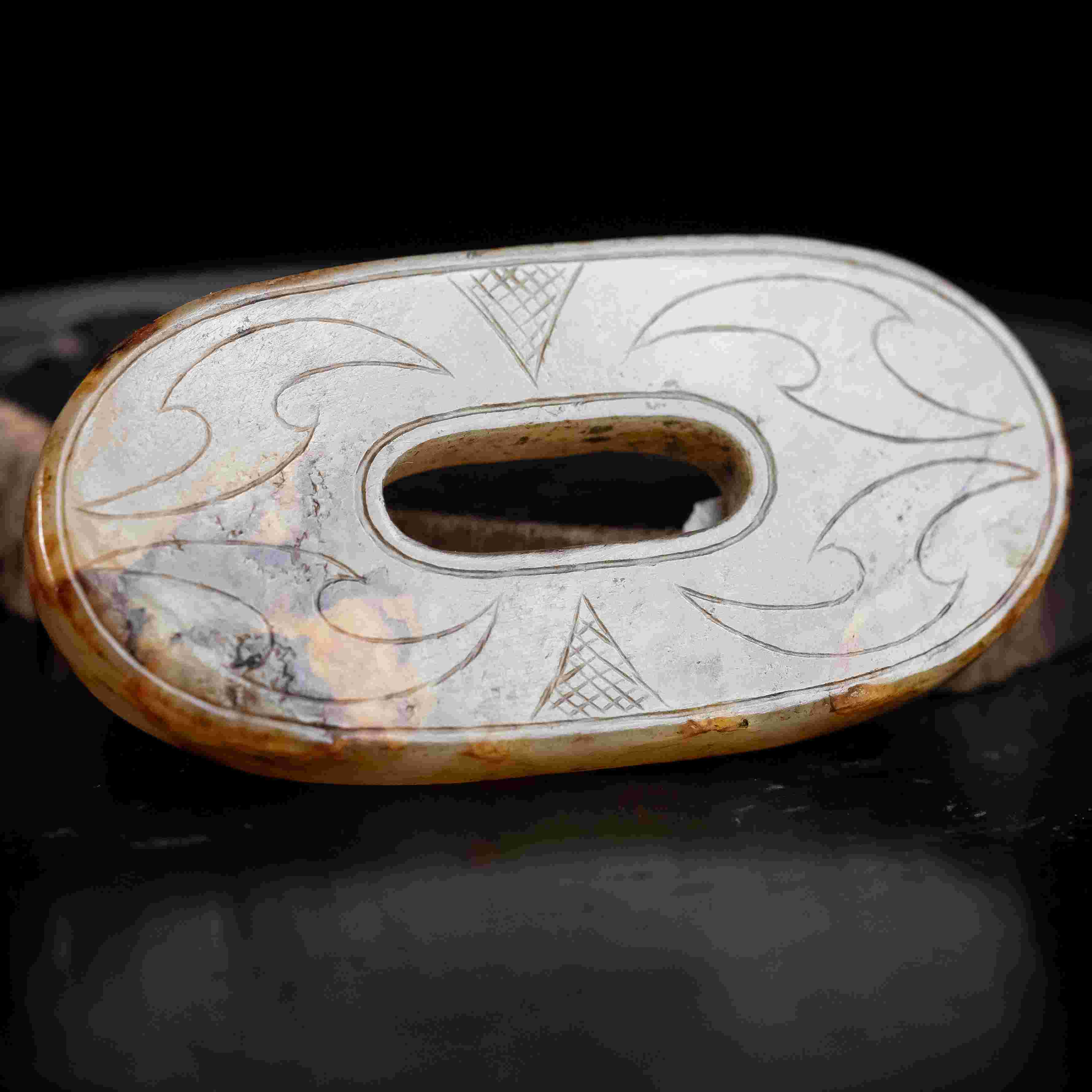 2126明代和田玉刻纹绦环2178