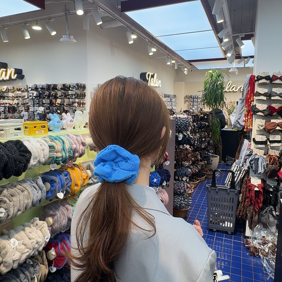 布艺非金属宝蓝色发圈毛线