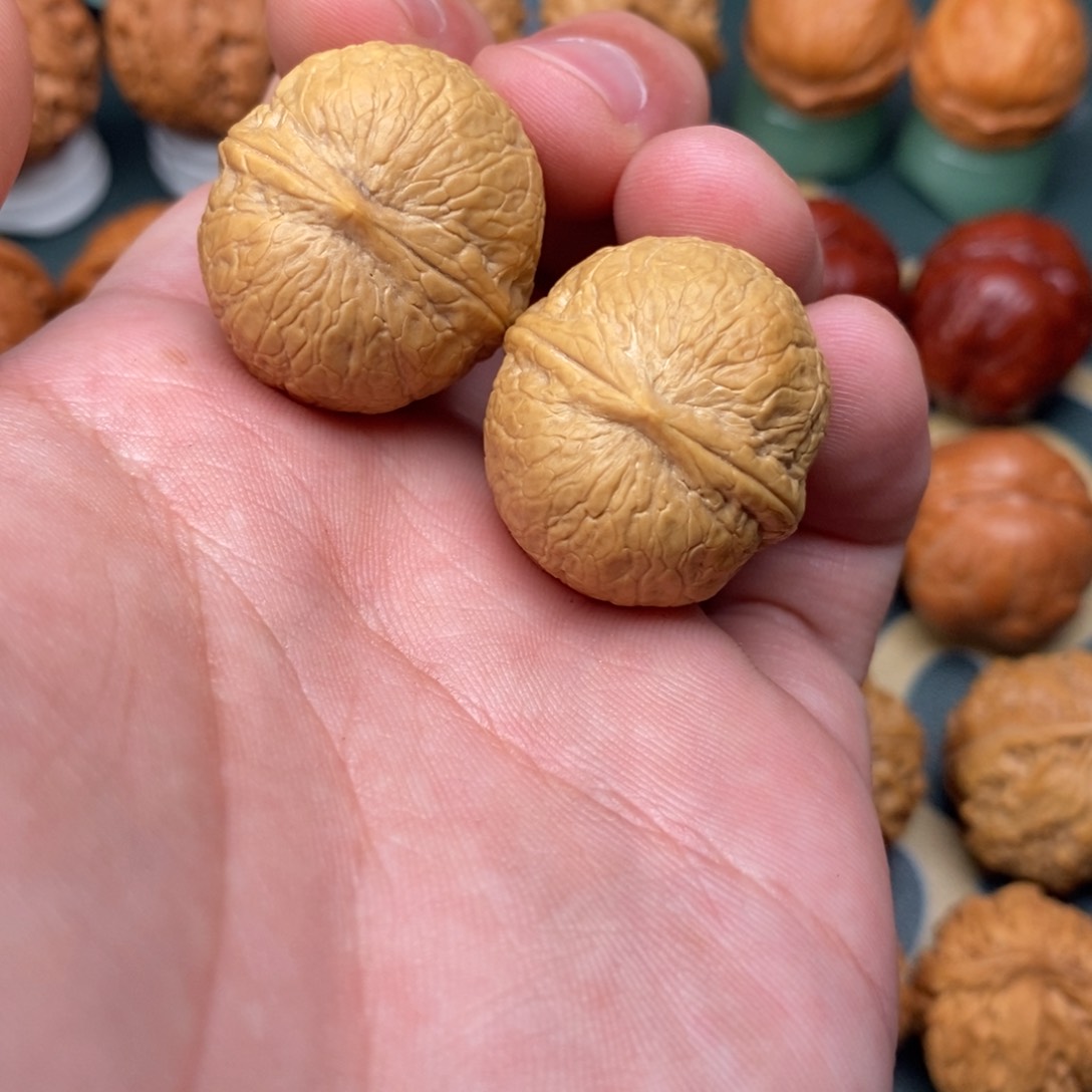文玩核桃把件蛇皮球