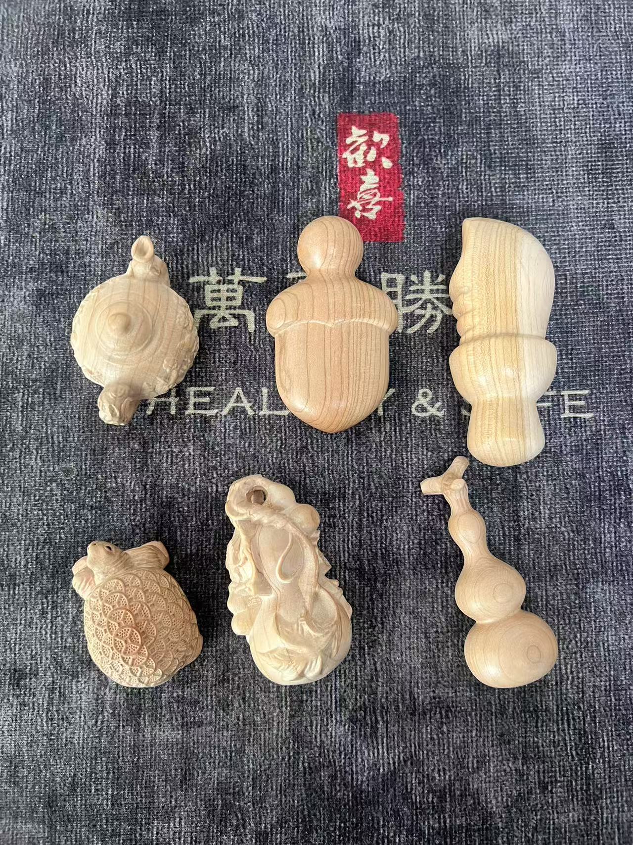 天然桃木六选一手把件