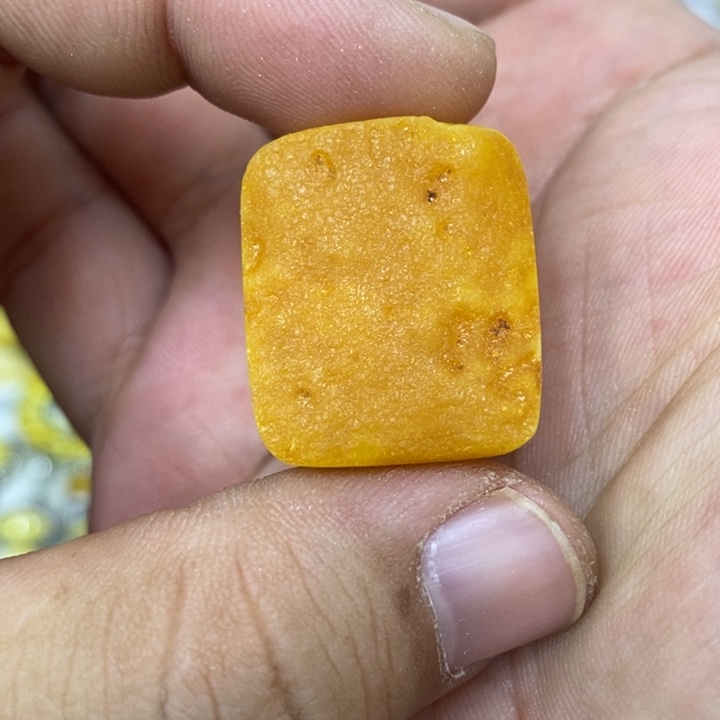 蜜蜡未镶嵌裸石吊坠