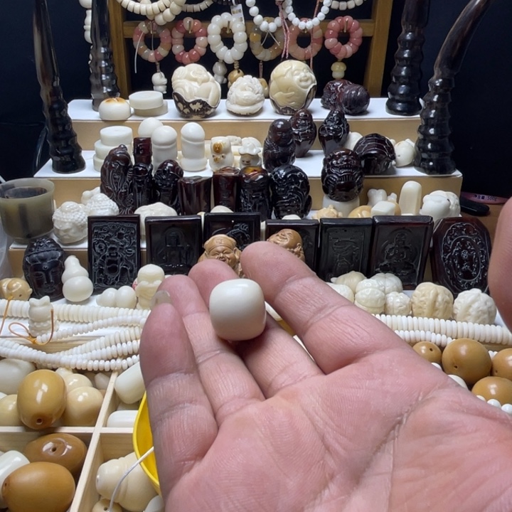 小****角象牙果雕刻老型