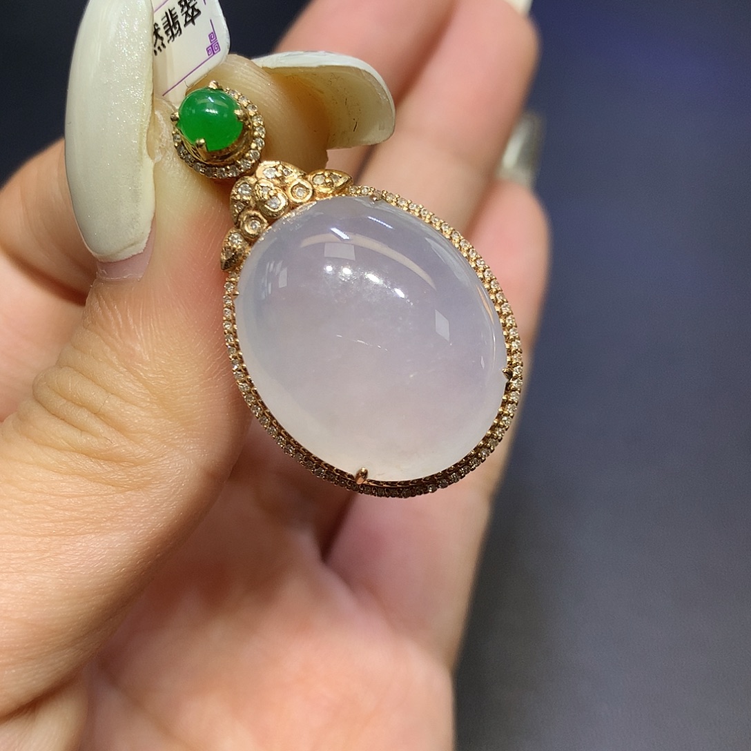 翡翠18K金镶嵌颈饰