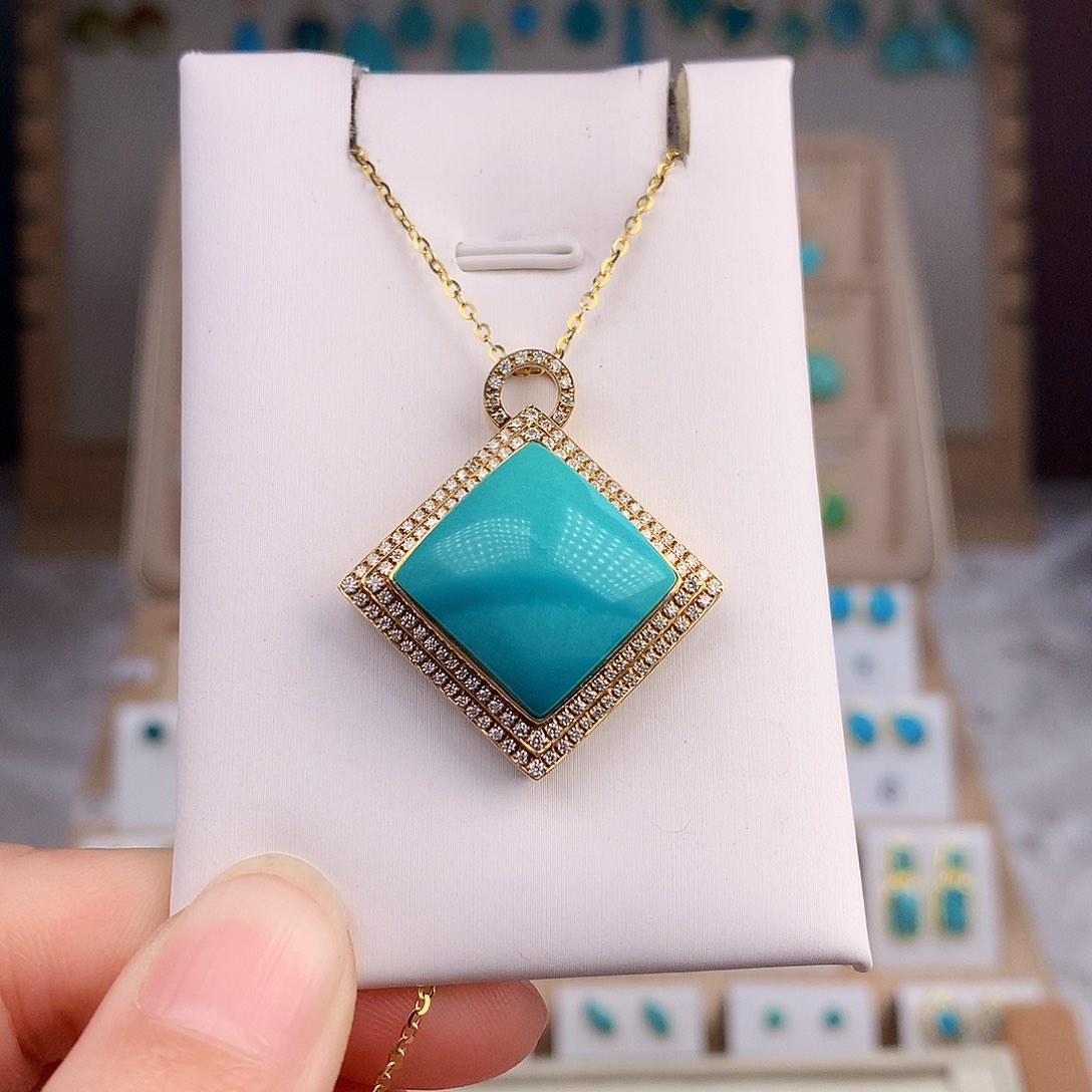 绿松石颈饰18K金镶嵌