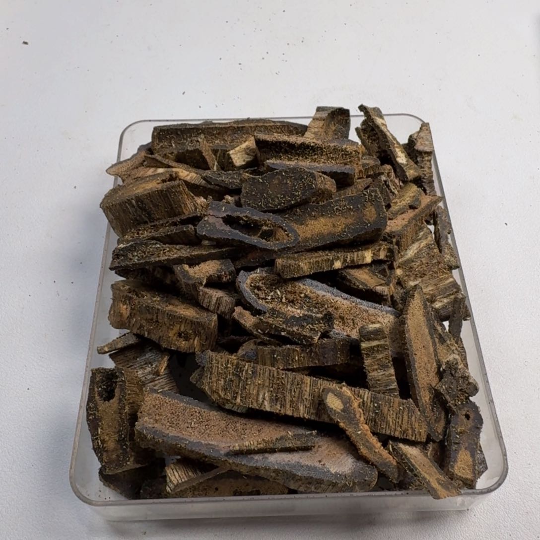 沉香沉香碎屑凹身边角料110克
