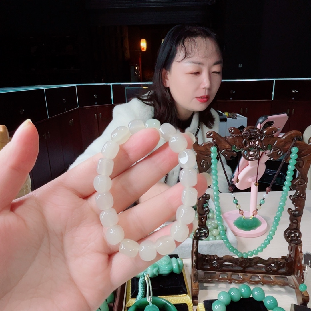 密玉（石英质玉）未镶嵌颈饰