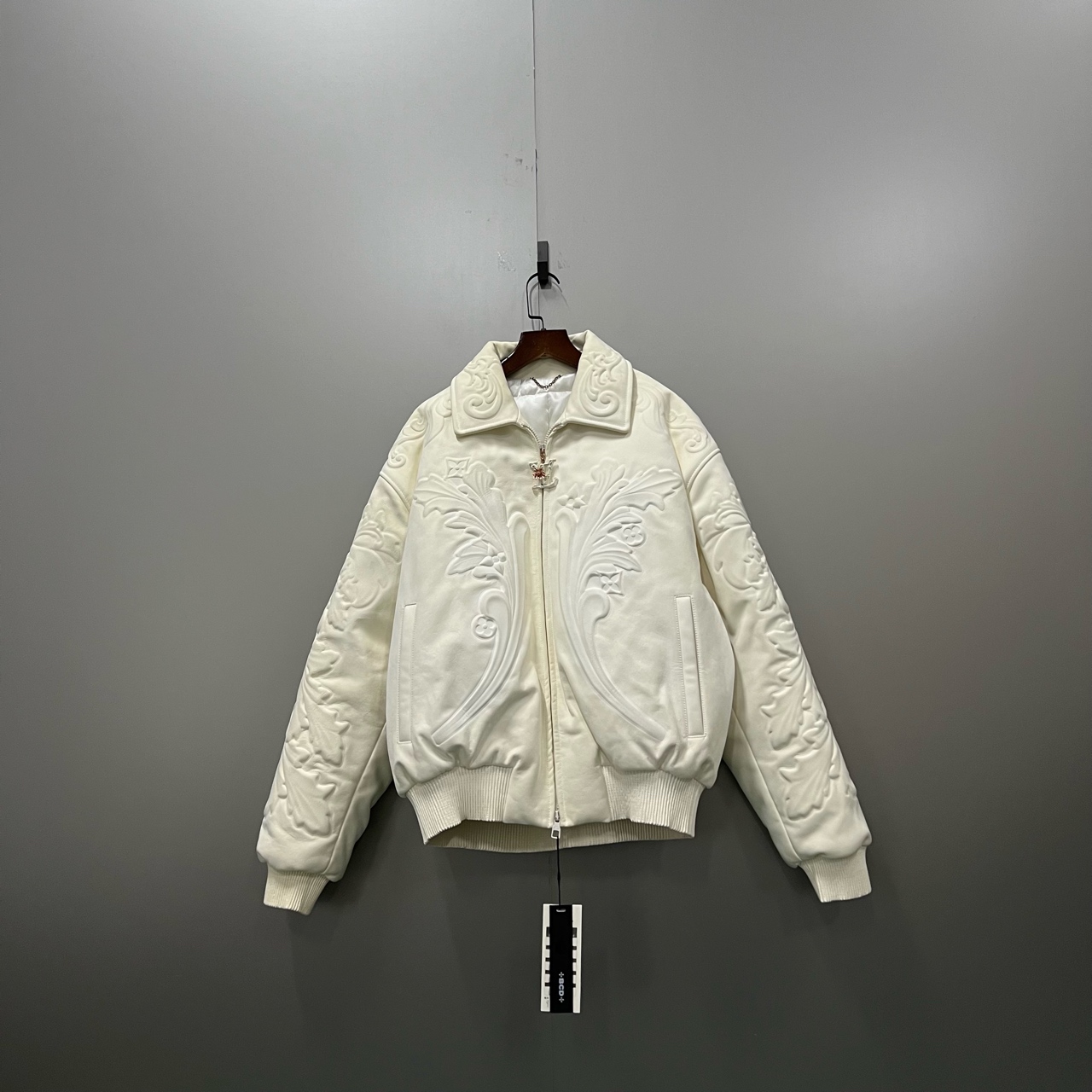 95新 LouisVuitton/路易威登 BC 白色浮雕夹克 50码 002762 