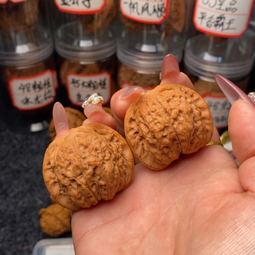 【闪购商品】文玩核桃把件K**?392血麒麟……