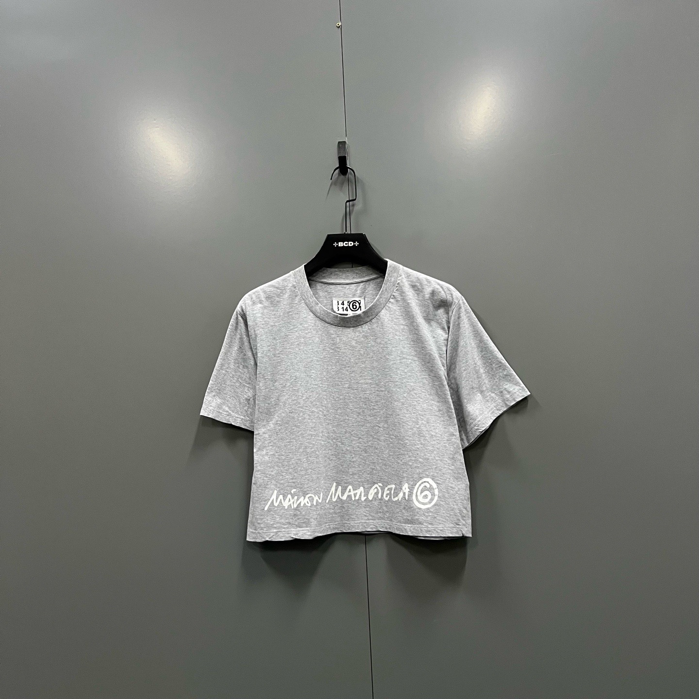 tt9 灰色草写logo短袖 S码/017762