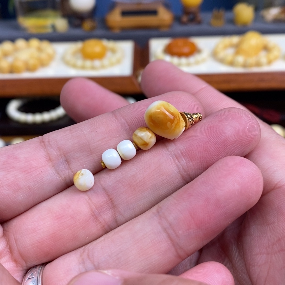 友***谊蜜蜡未镶嵌裸石配饰三通